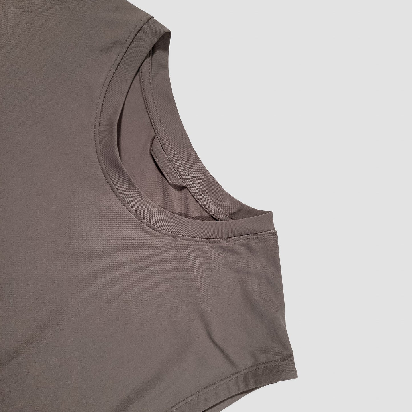 Sigrún gray tank top neck view