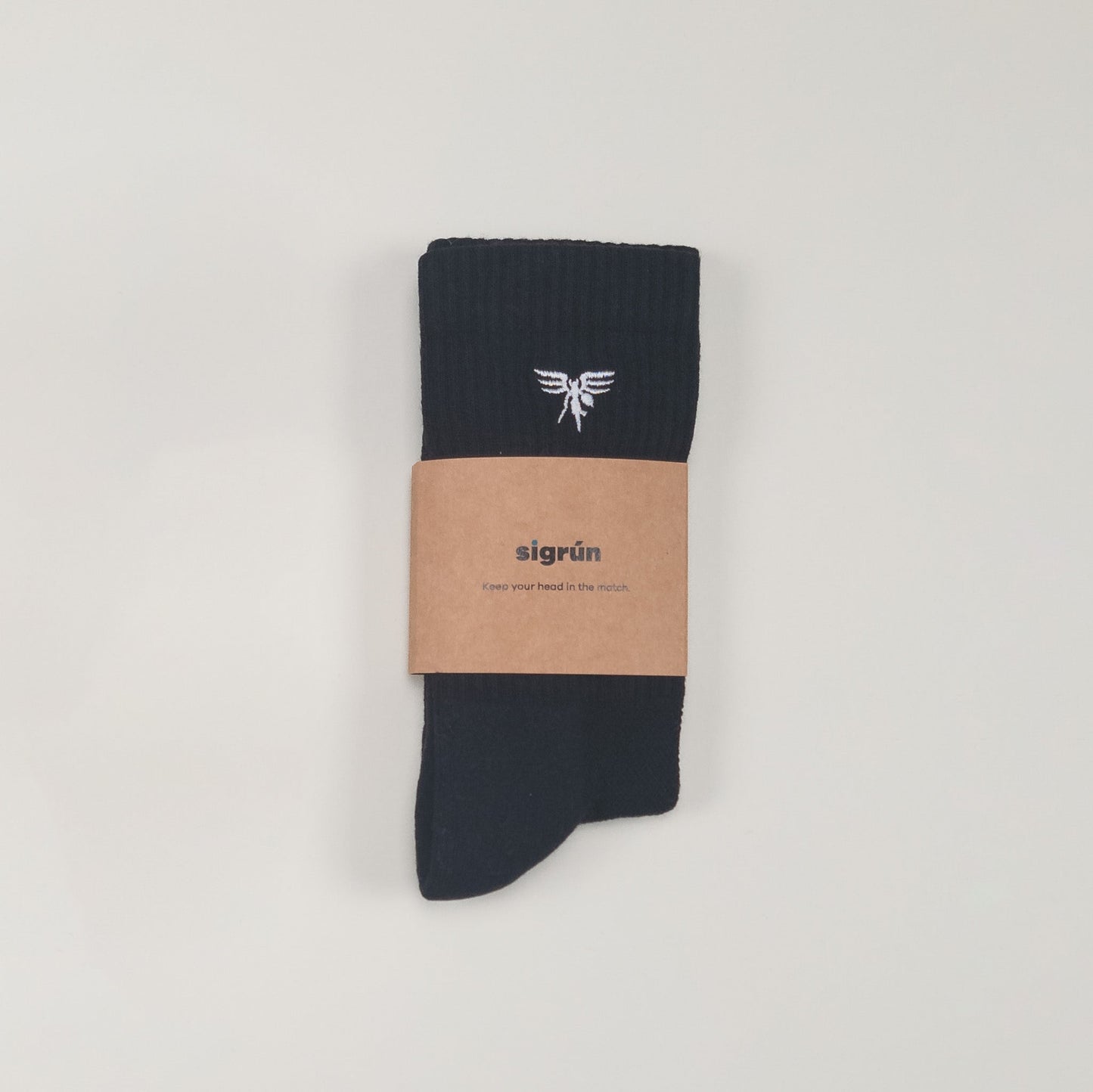 Sigrún men's tennis socks in black.