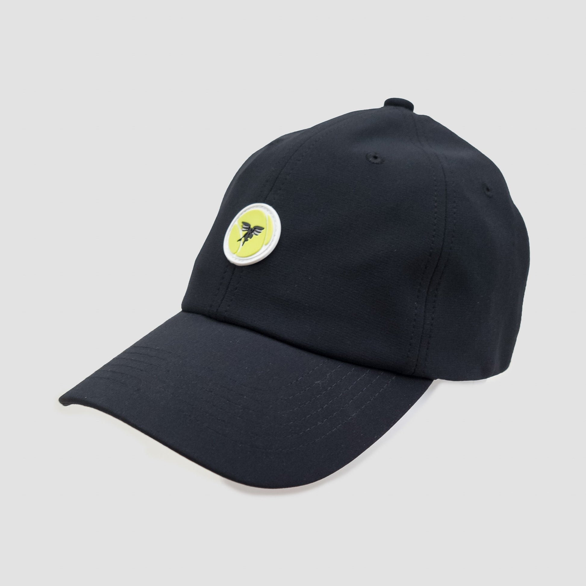 Sigrún match tennis hat in black side view. 